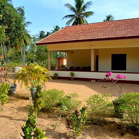 Yaswi Guest House Passikudah Exterior foto