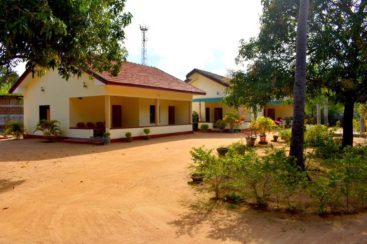 Yaswi Guest House Passikudah Exterior foto